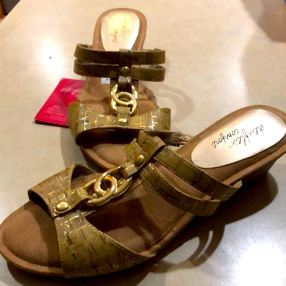 Sandals womens new size 6.5M Dexflex comfort cork memory foam insoles